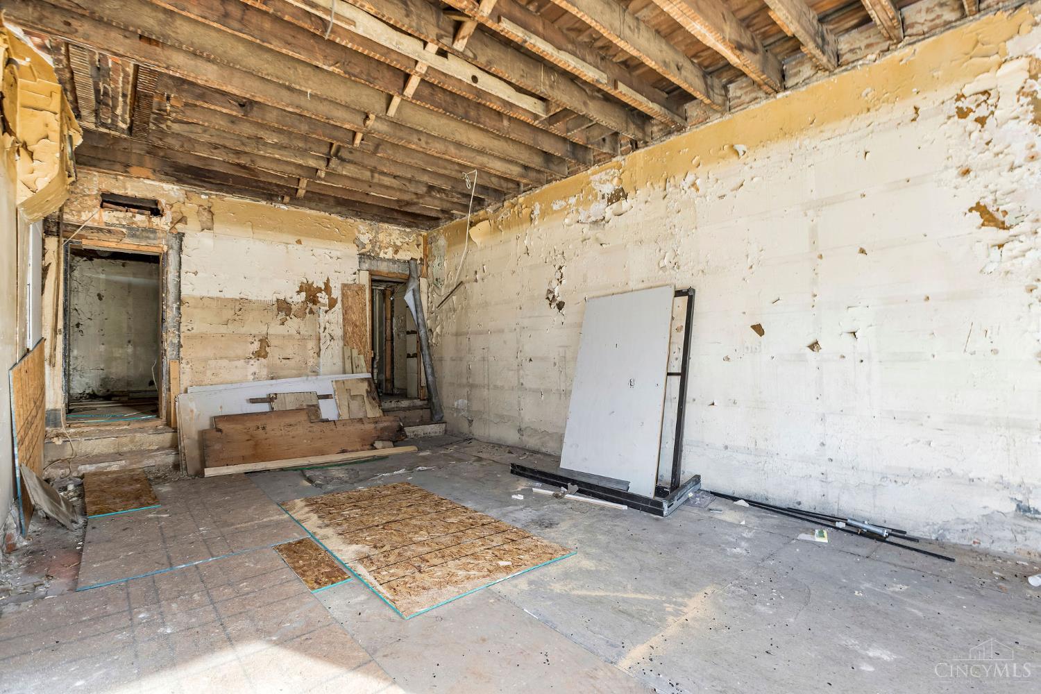 414 Central Avenue Property Photo 4
