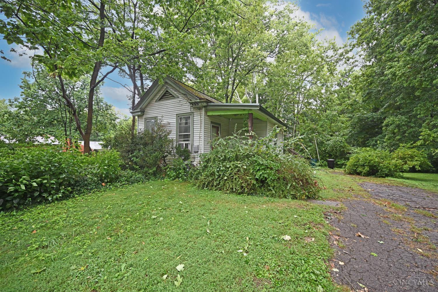 1621 Raglan Street Property Photo 1