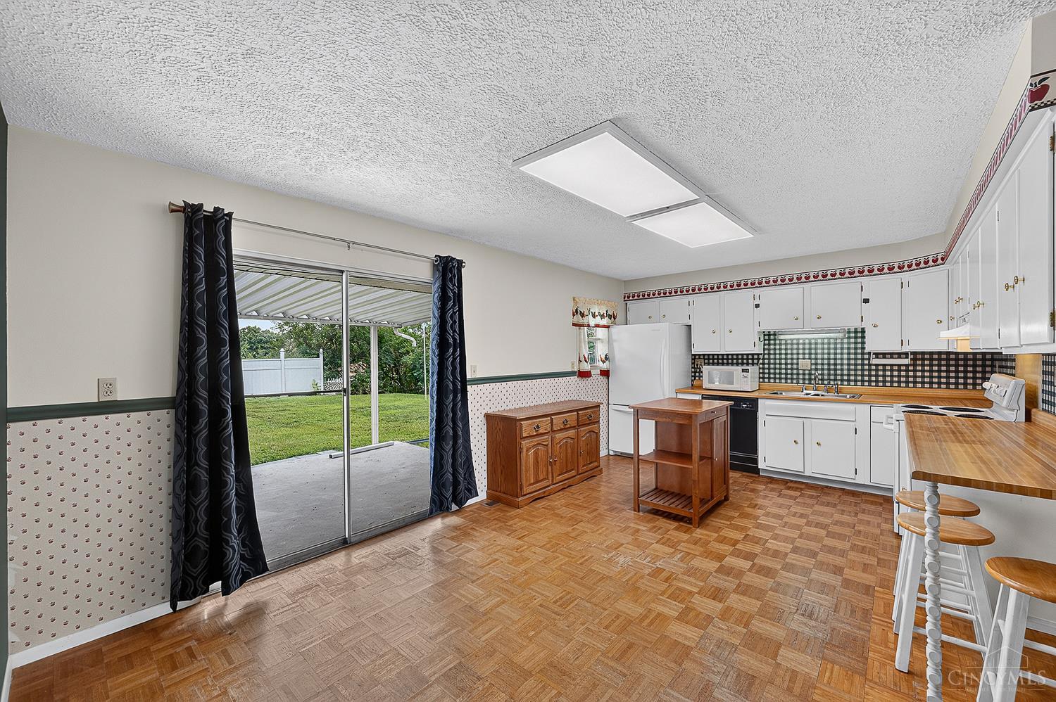 98 Moore Drive Property Photo 33