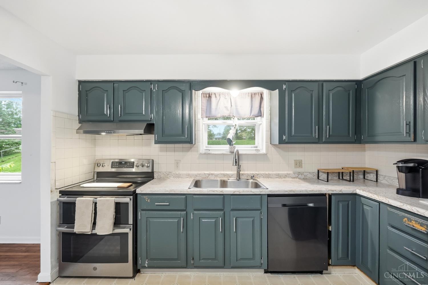 4357 Hubble Road Property Photo 9