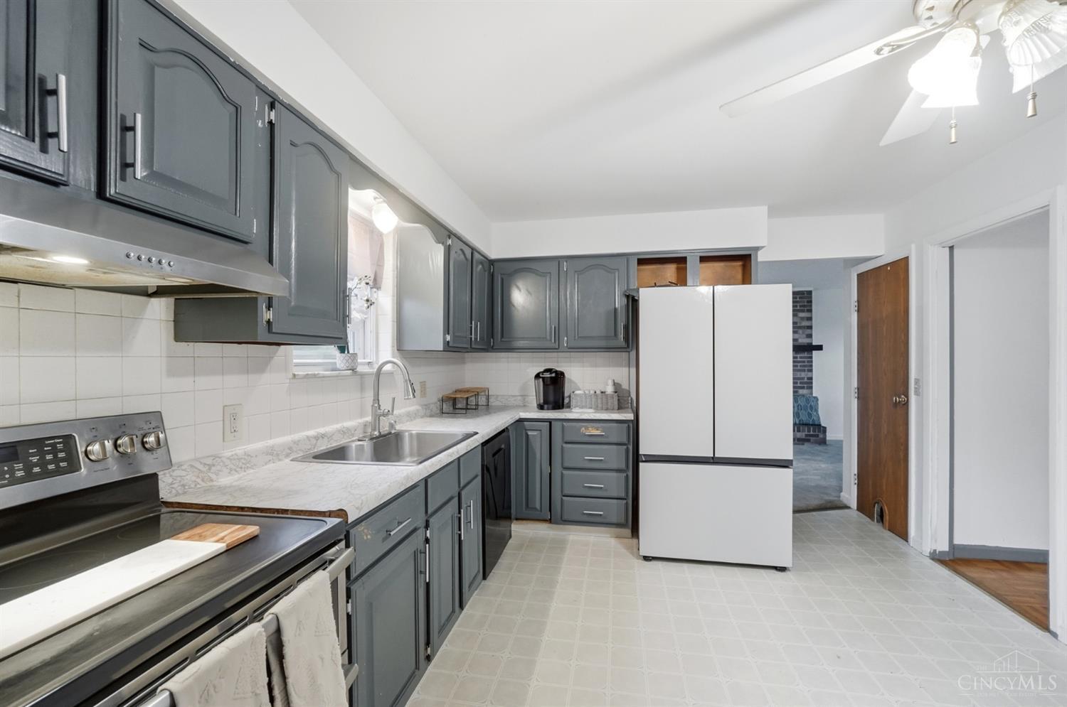 4357 Hubble Road Property Photo 10