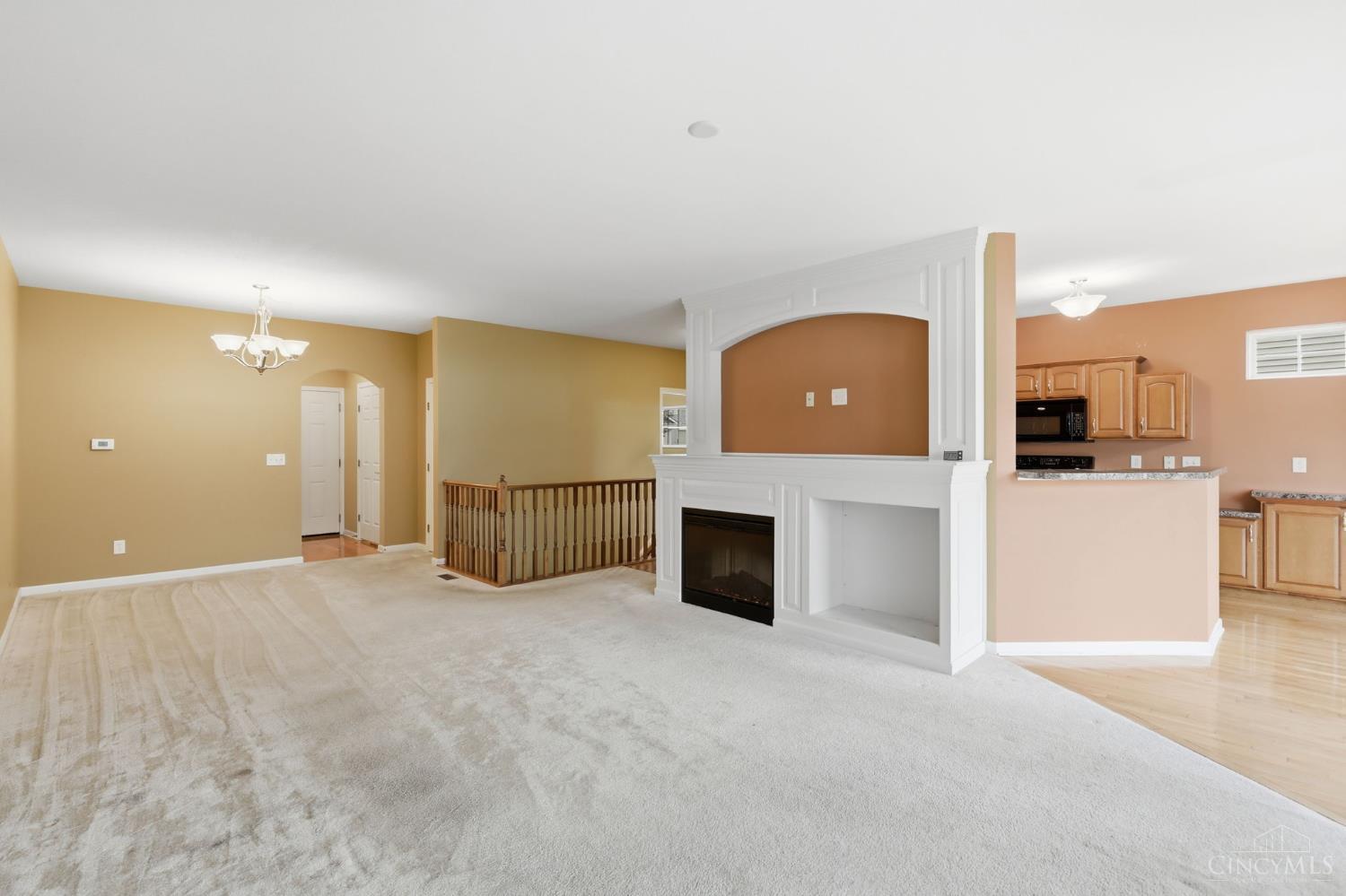 7886 Bridge Point Drive Property Photo 5