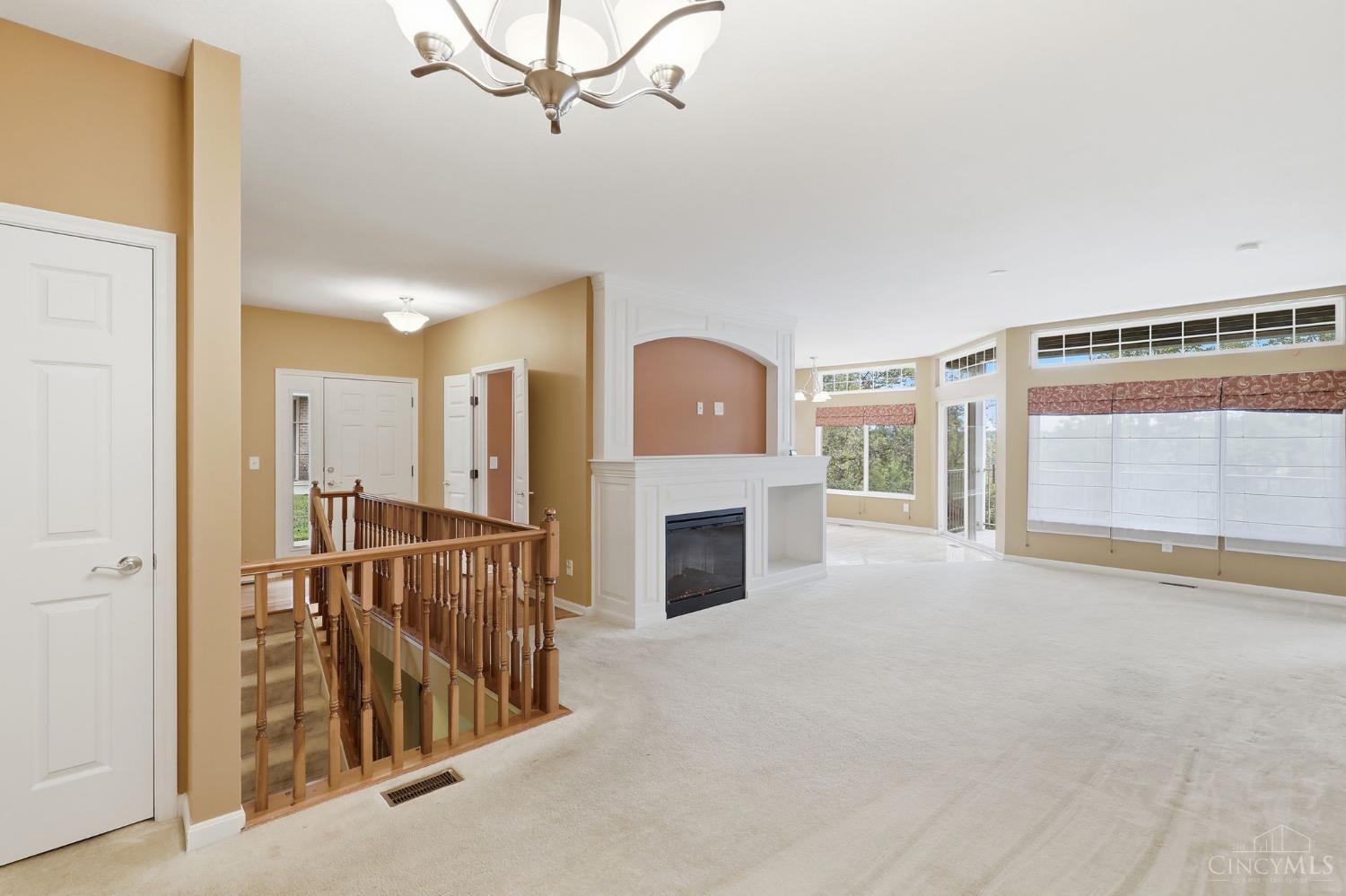 7886 Bridge Point Drive Property Photo 6