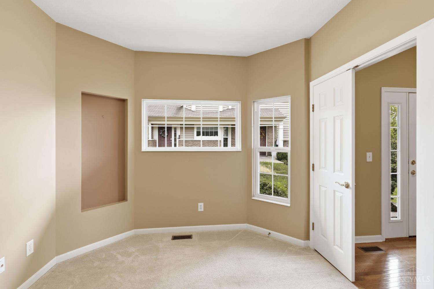 7886 Bridge Point Drive Property Photo 11