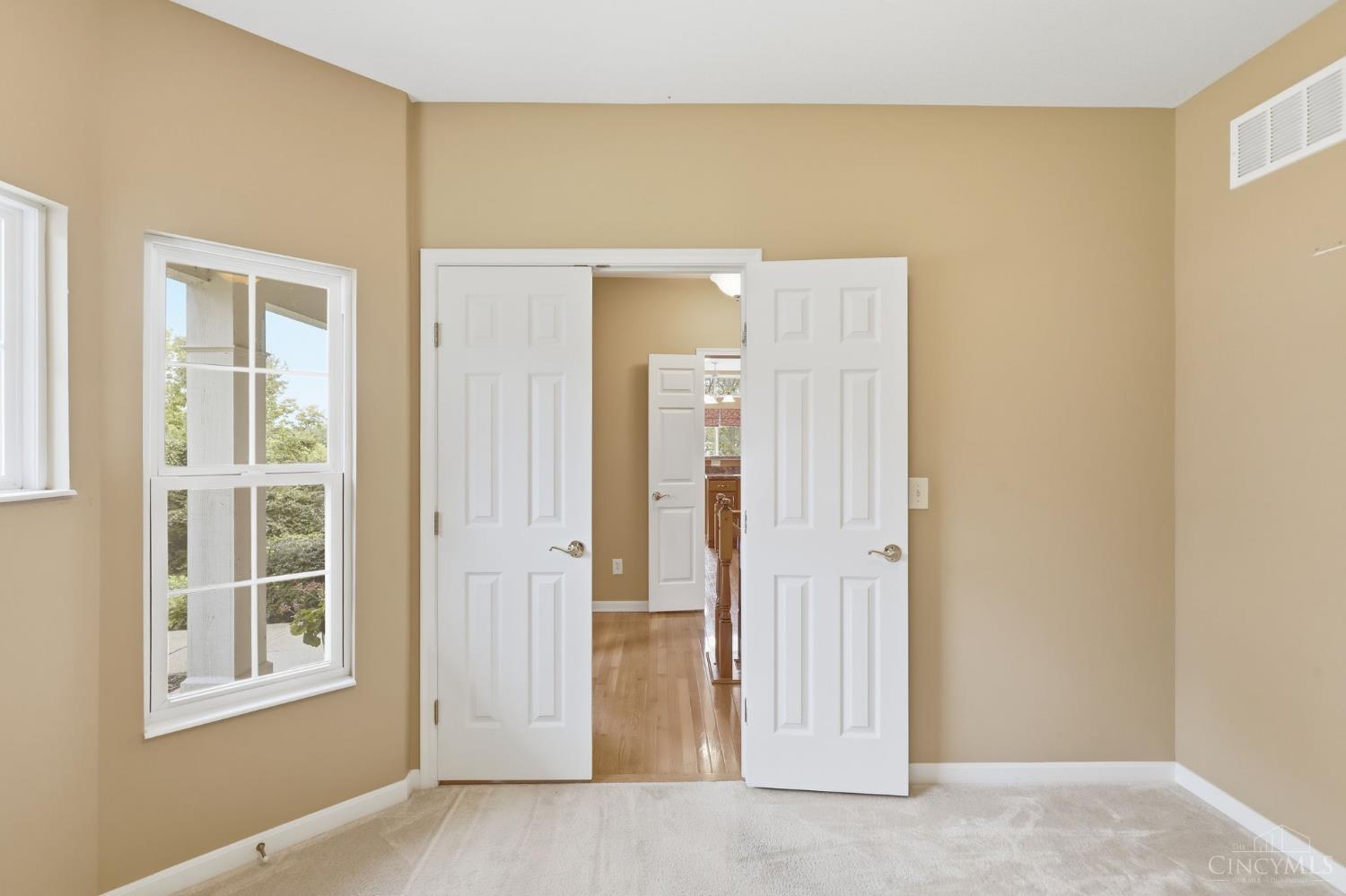 7886 Bridge Point Drive Property Photo 12