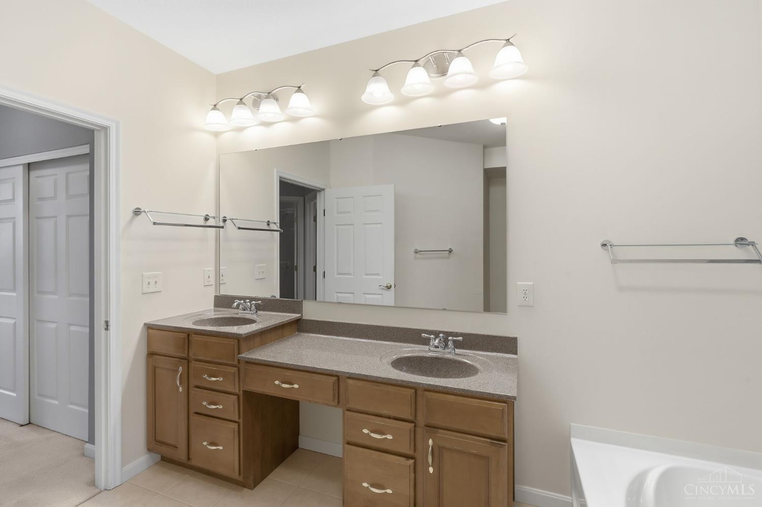 7886 Bridge Point Drive Property Photo 31