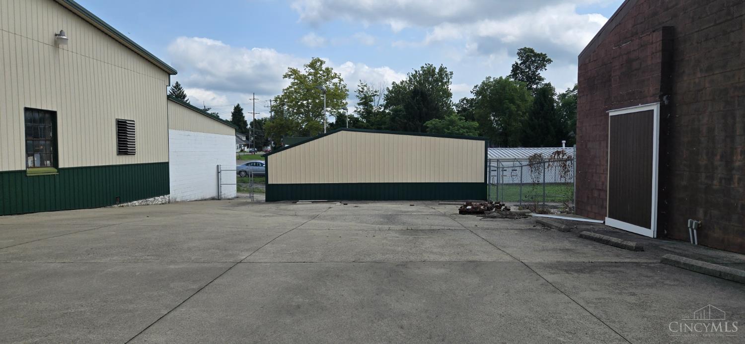 S 204 Broadway Street Property Photo 4