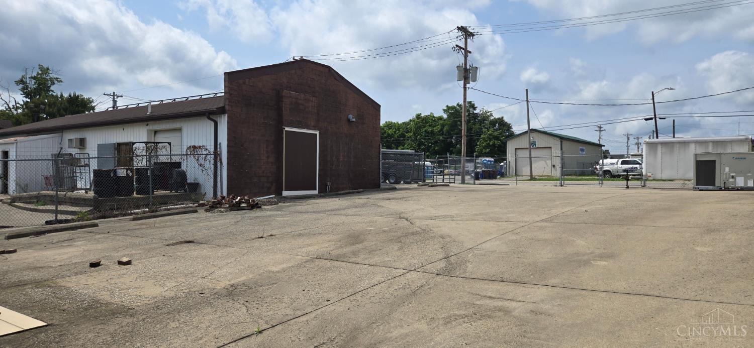 S 204 Broadway Street Property Photo 7
