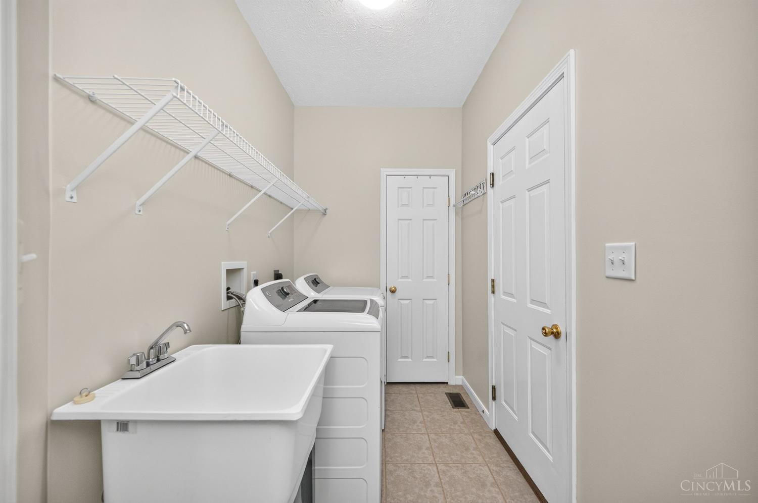926 Birch Grove Property Photo 20