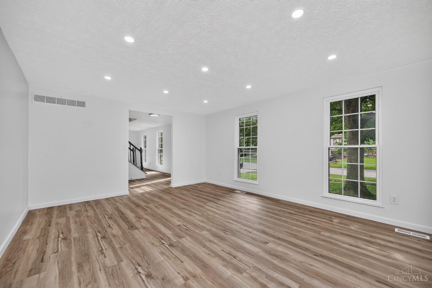 12022 Kenn Road Property Photo 5