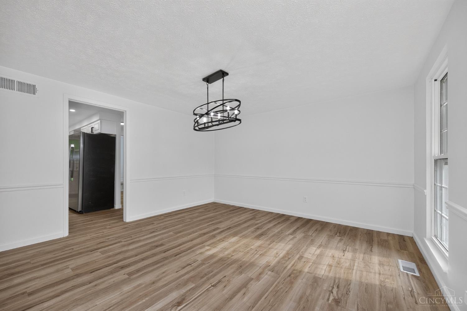 12022 Kenn Road Property Photo 7