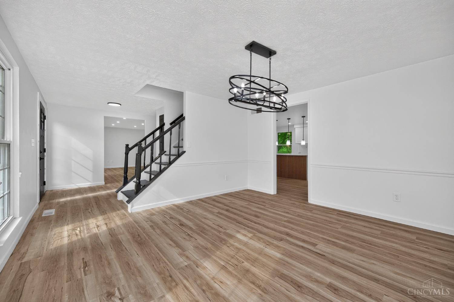 12022 Kenn Road Property Photo 8