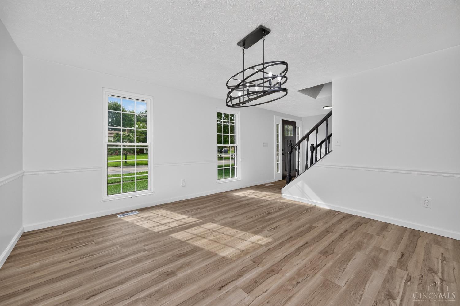 12022 Kenn Road Property Photo 9