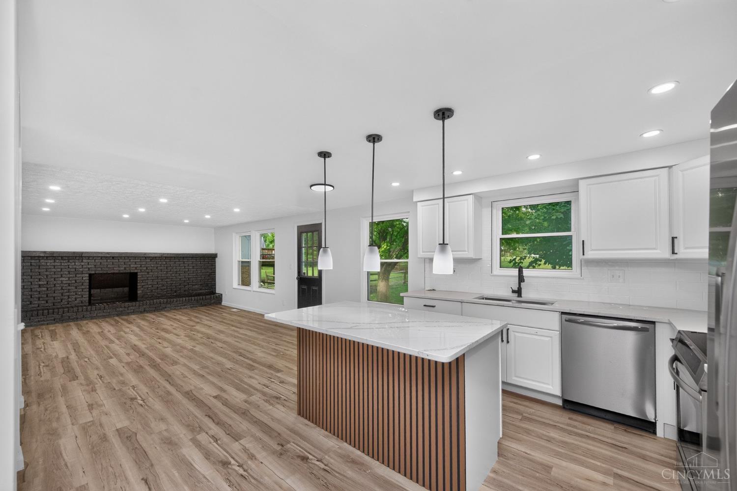 12022 Kenn Road Property Photo 10