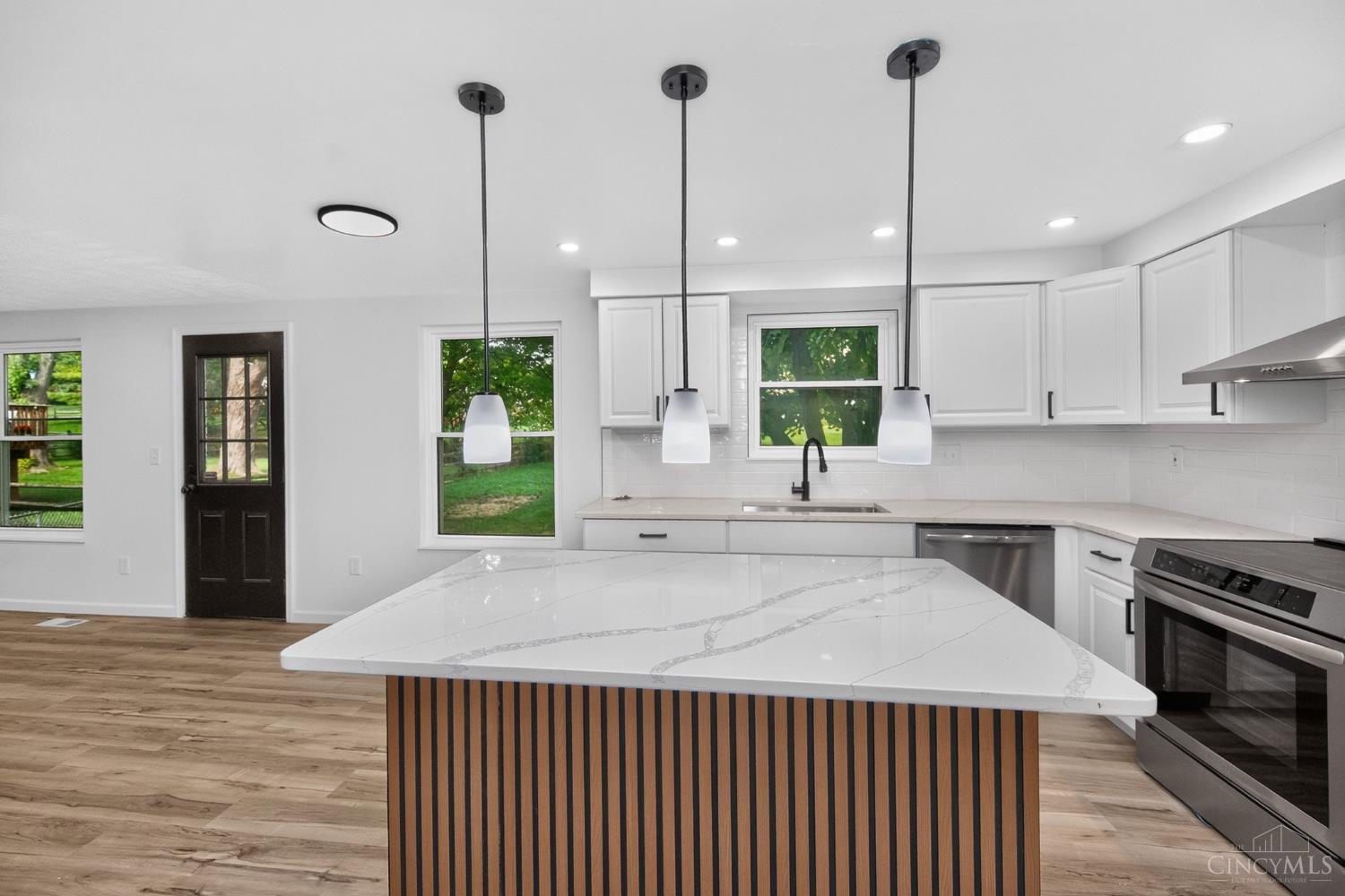 12022 Kenn Road Property Photo 11