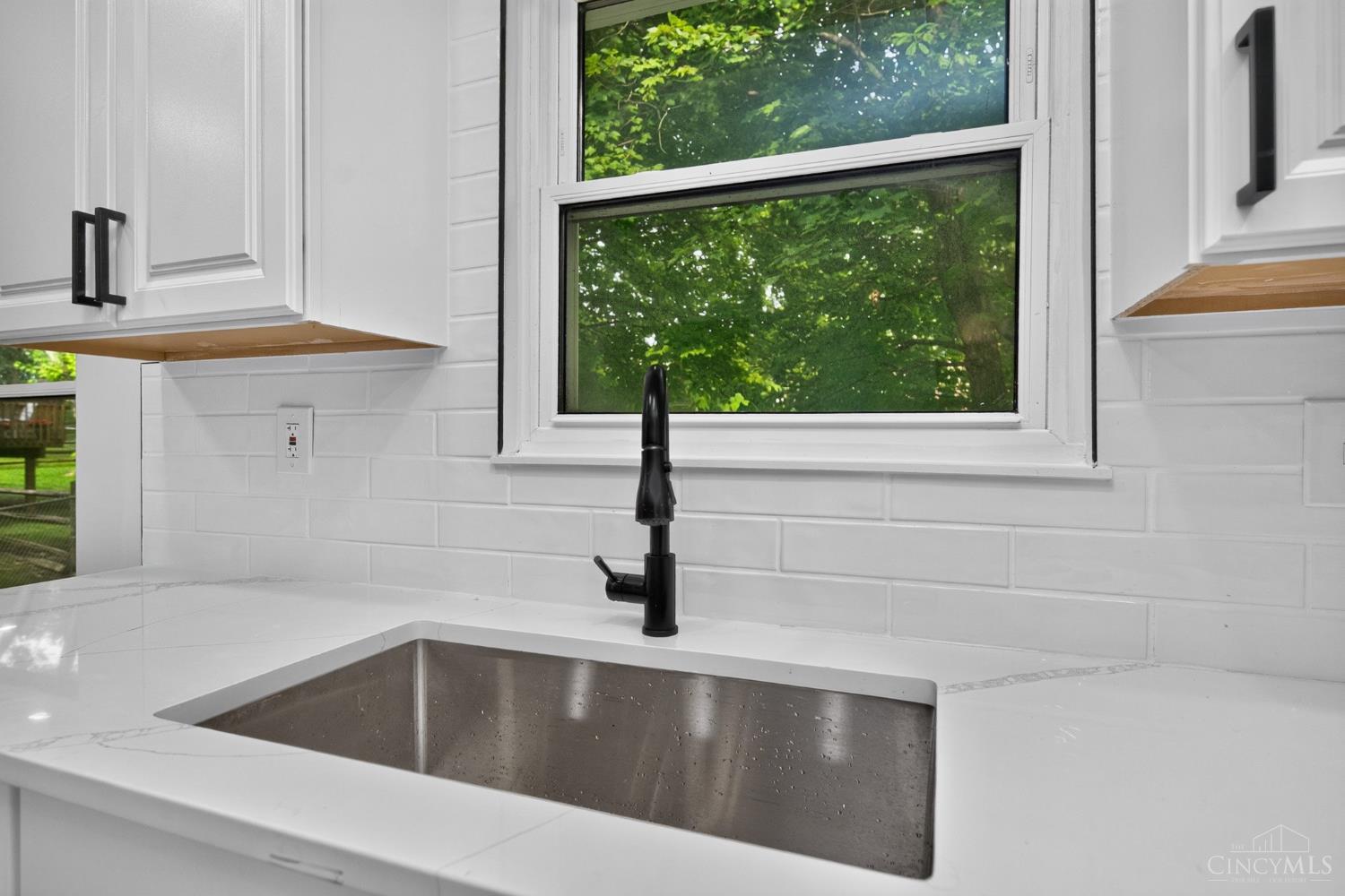 12022 Kenn Road Property Photo 15