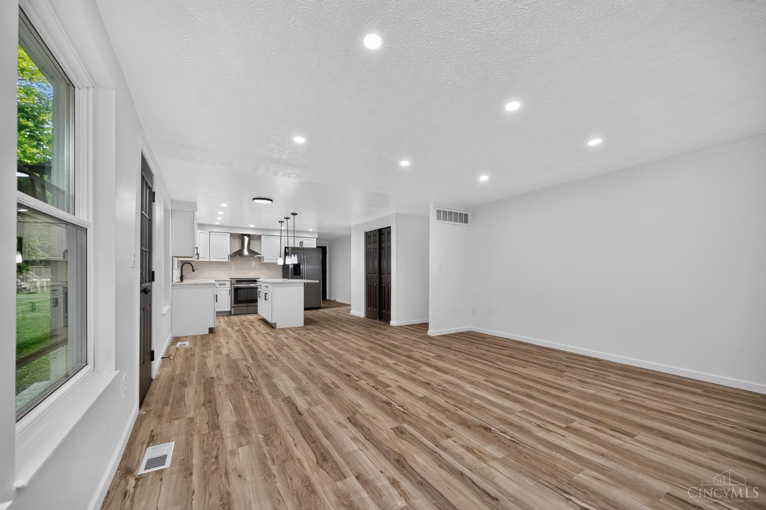 12022 Kenn Road Property Photo 21