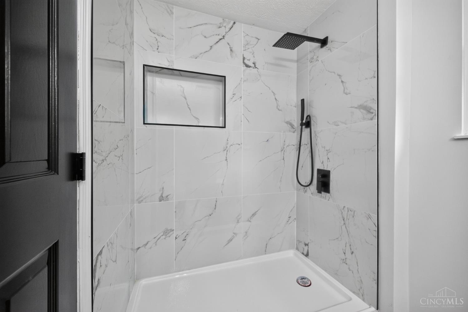 12022 Kenn Road Property Photo 34