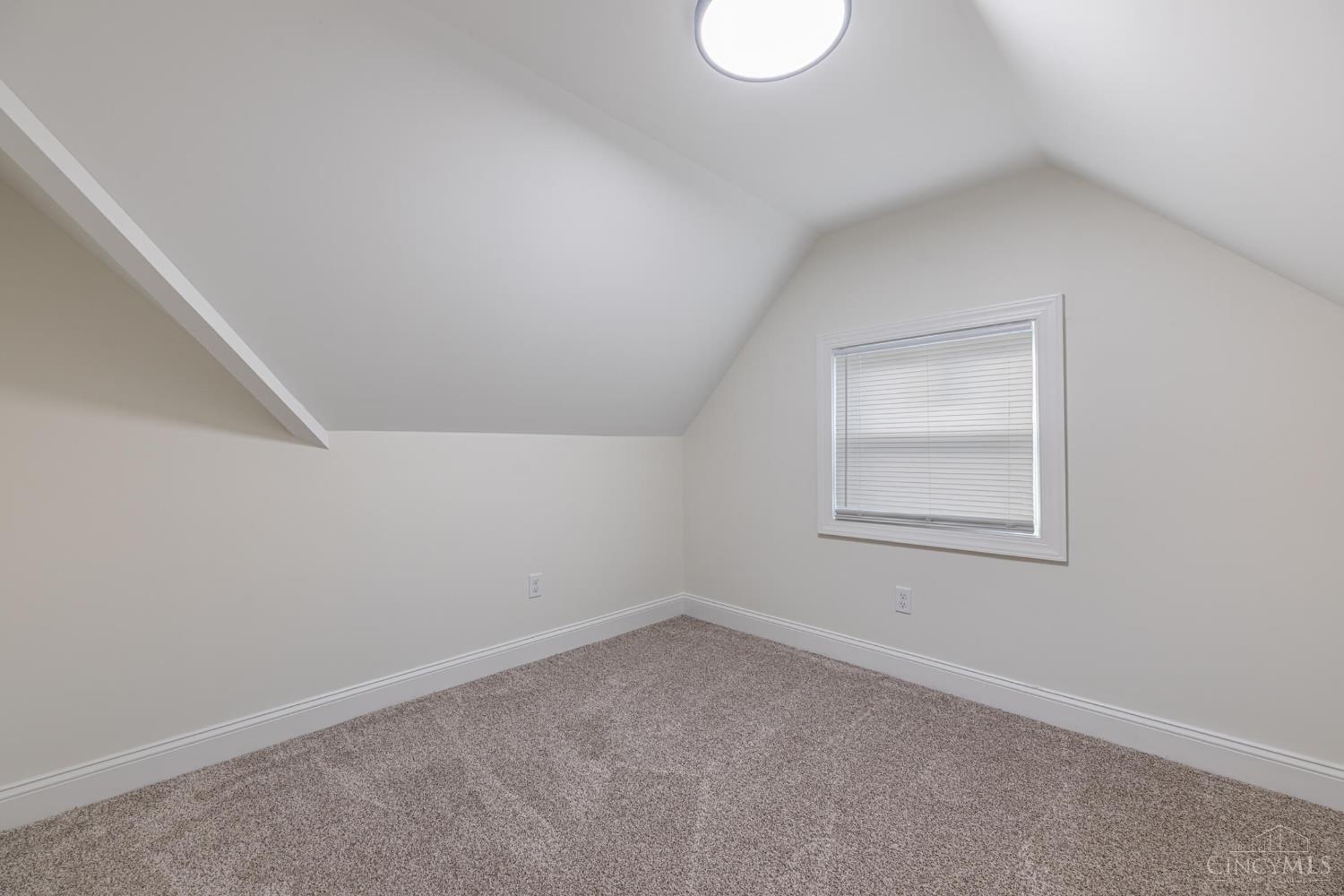 2728 Silverleaf Avenue Property Photo 24