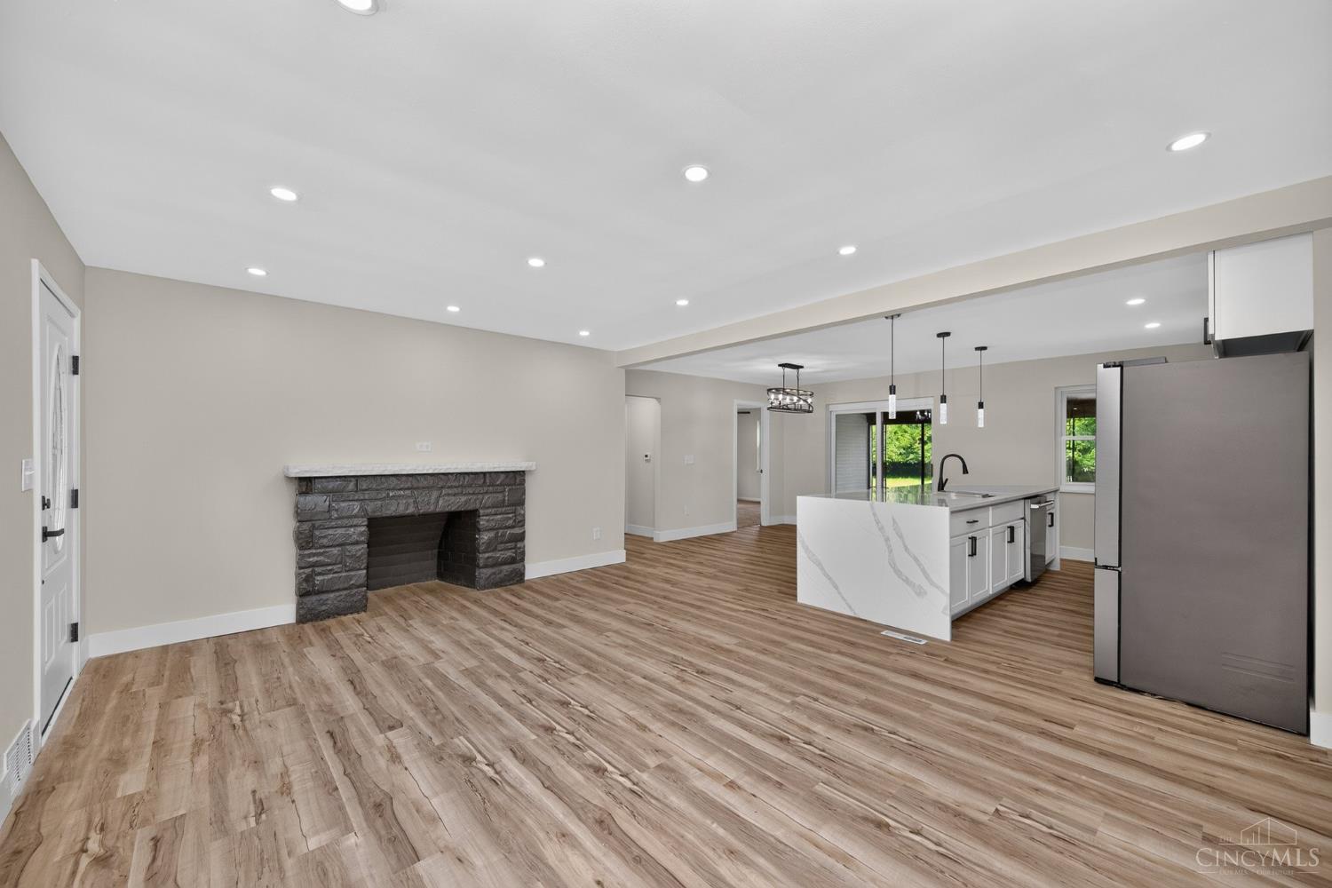 5974 Winnetka Drive Property Photo 6