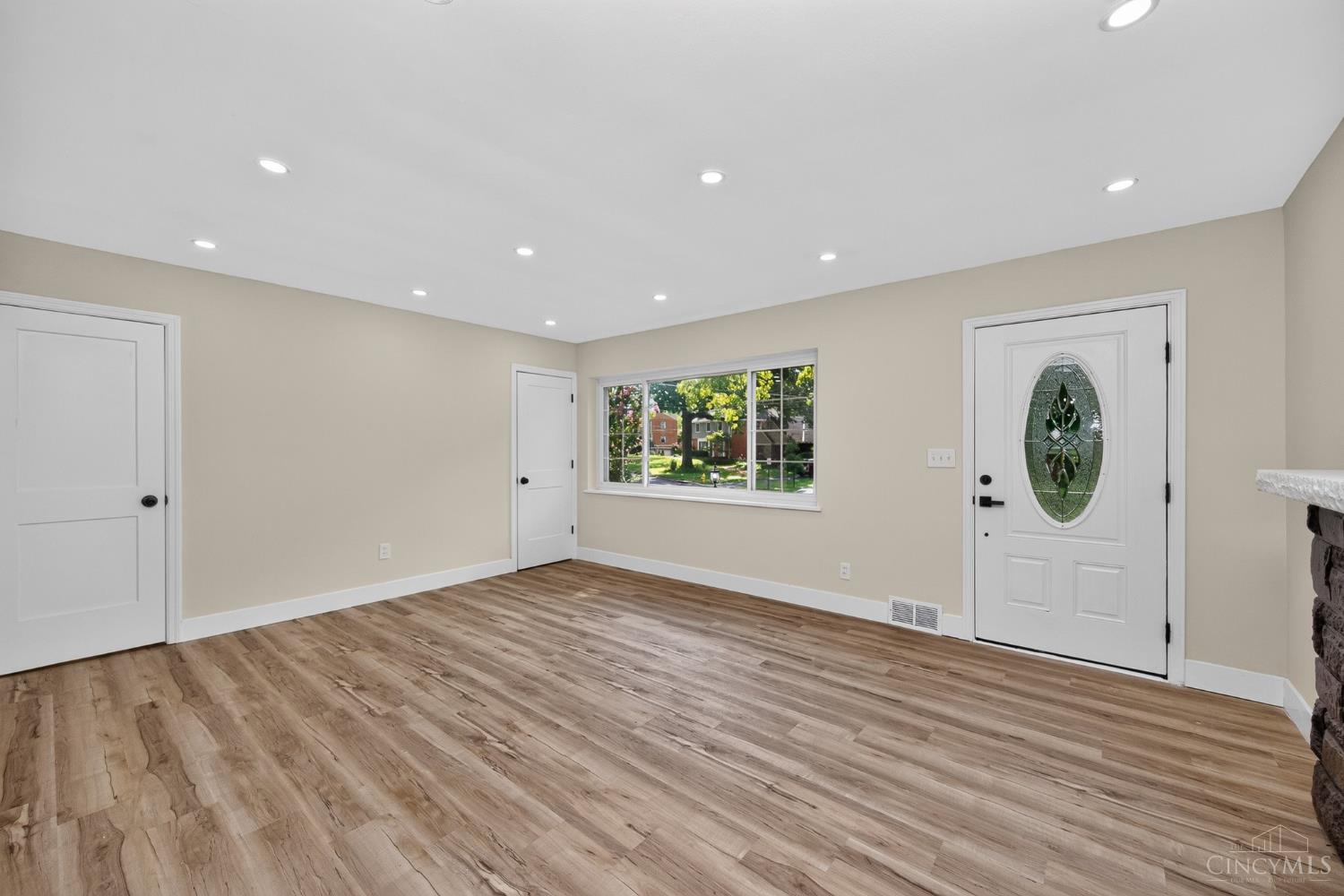 5974 Winnetka Drive Property Photo 8