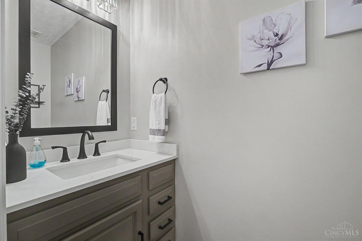 1890640 Property Photo 9