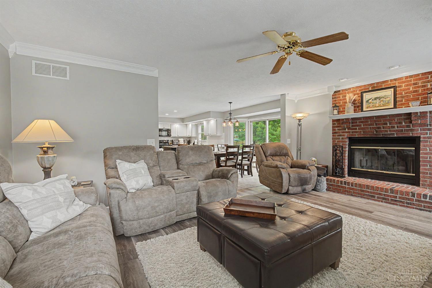 1890640 Property Photo 11