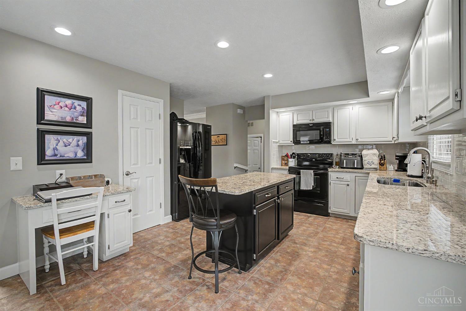 1890640 Property Photo 13