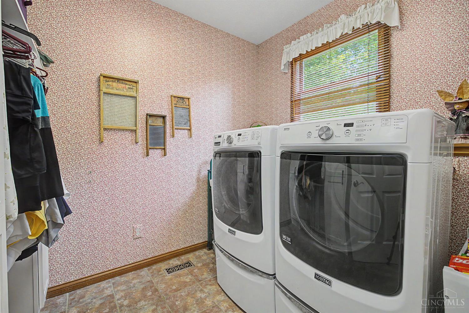 1890640 Property Photo 15
