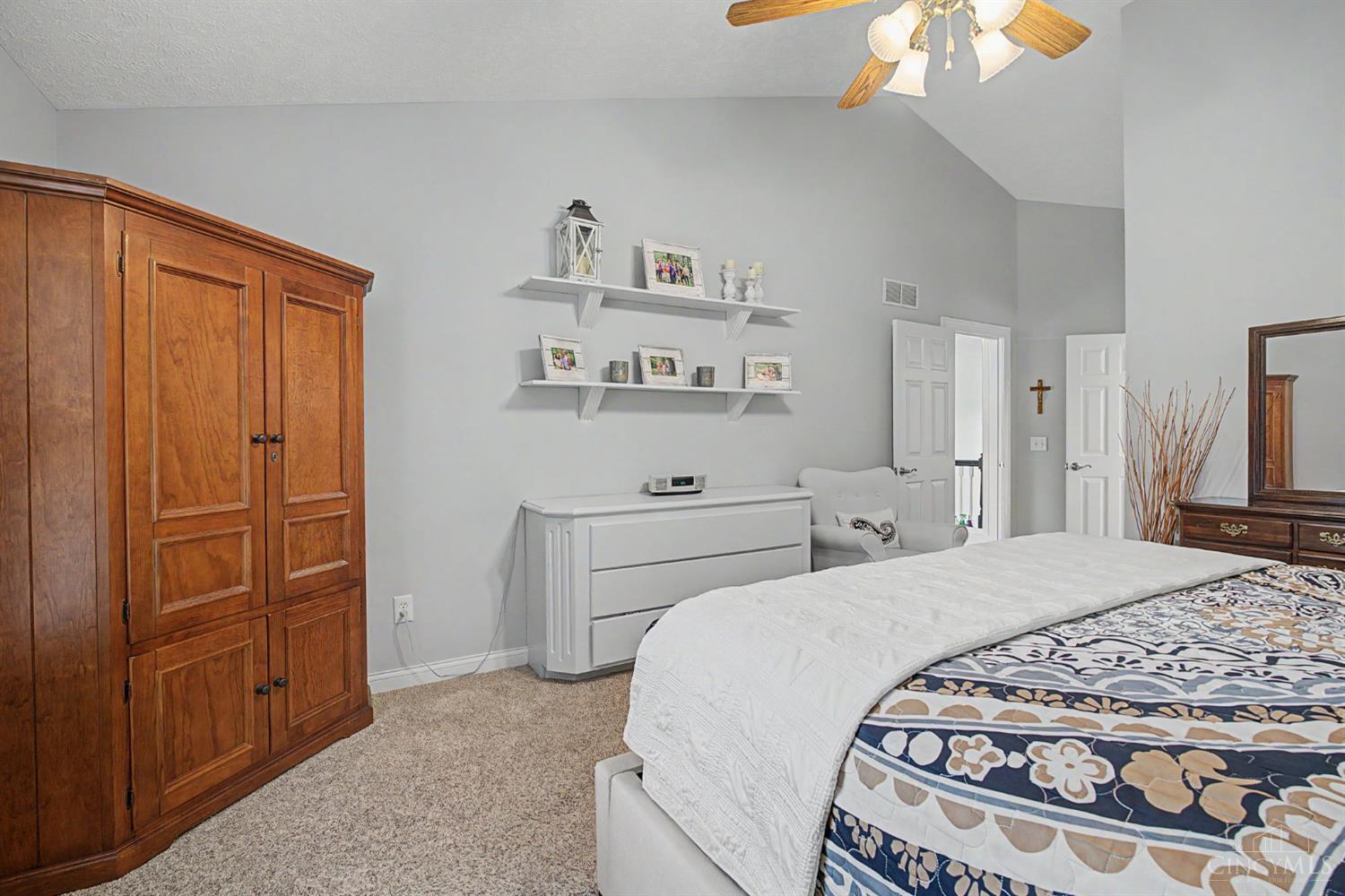 1890640 Property Photo 16