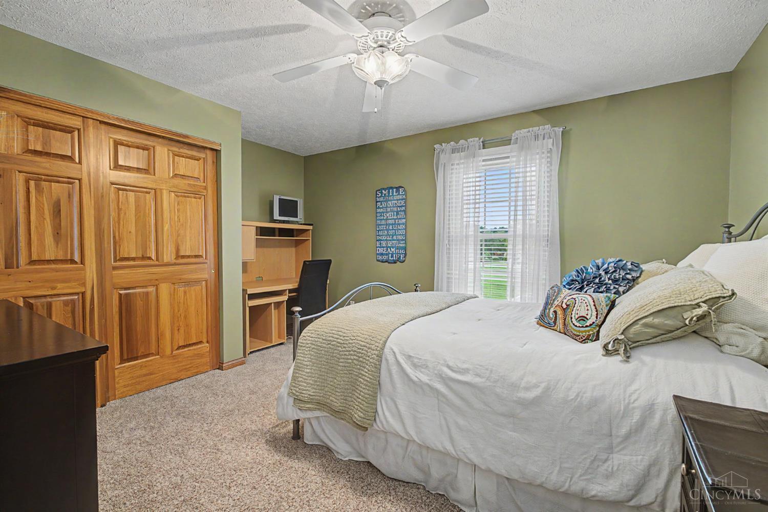 1890640 Property Photo 21