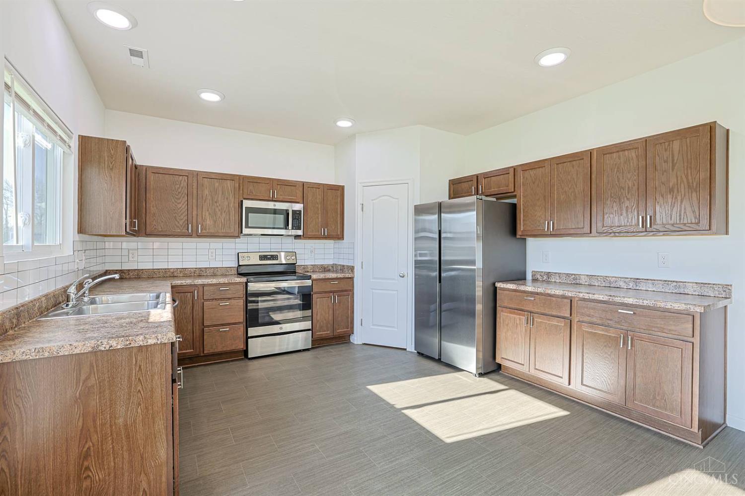 1265 Soaring Way Property Photo 7