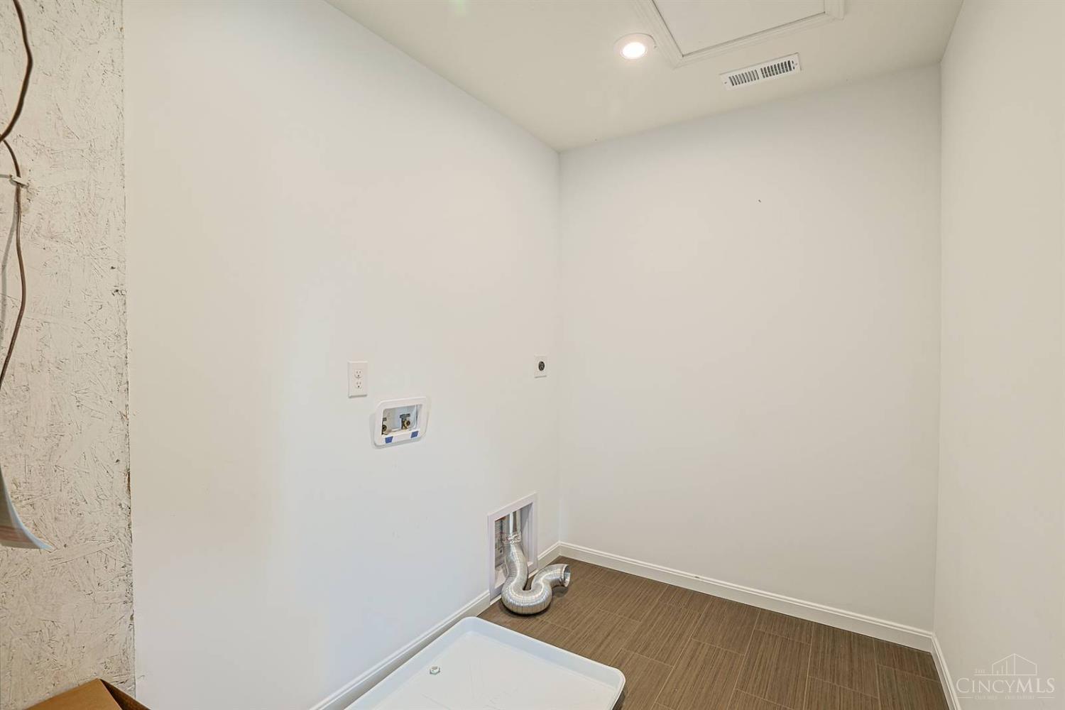 1265 Soaring Way Property Photo 32