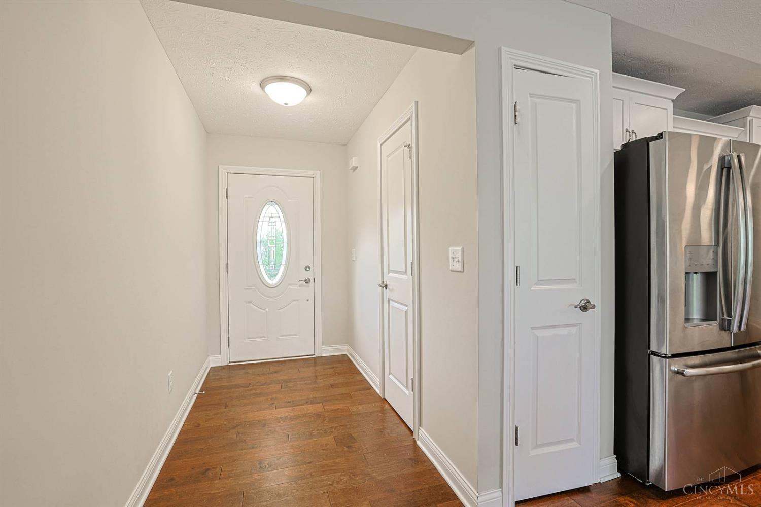 727 Villa Court Property Photo 4