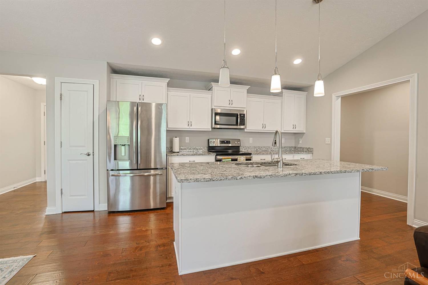 727 Villa Court Property Photo 11
