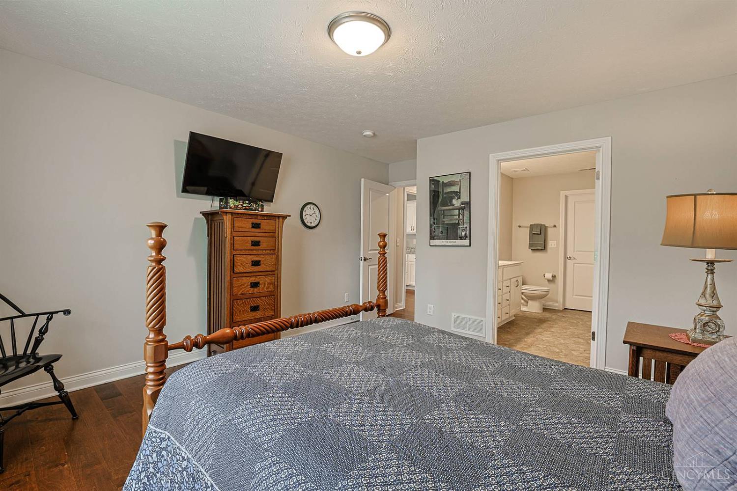 727 Villa Court Property Photo 16