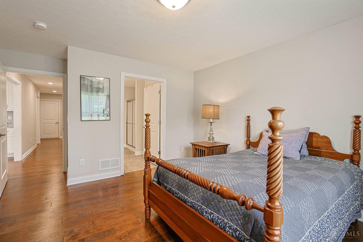 727 Villa Court Property Photo 17