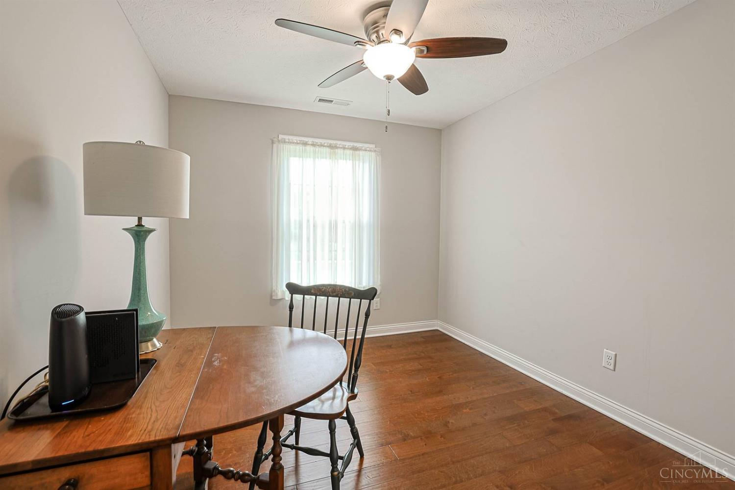 727 Villa Court Property Photo 23