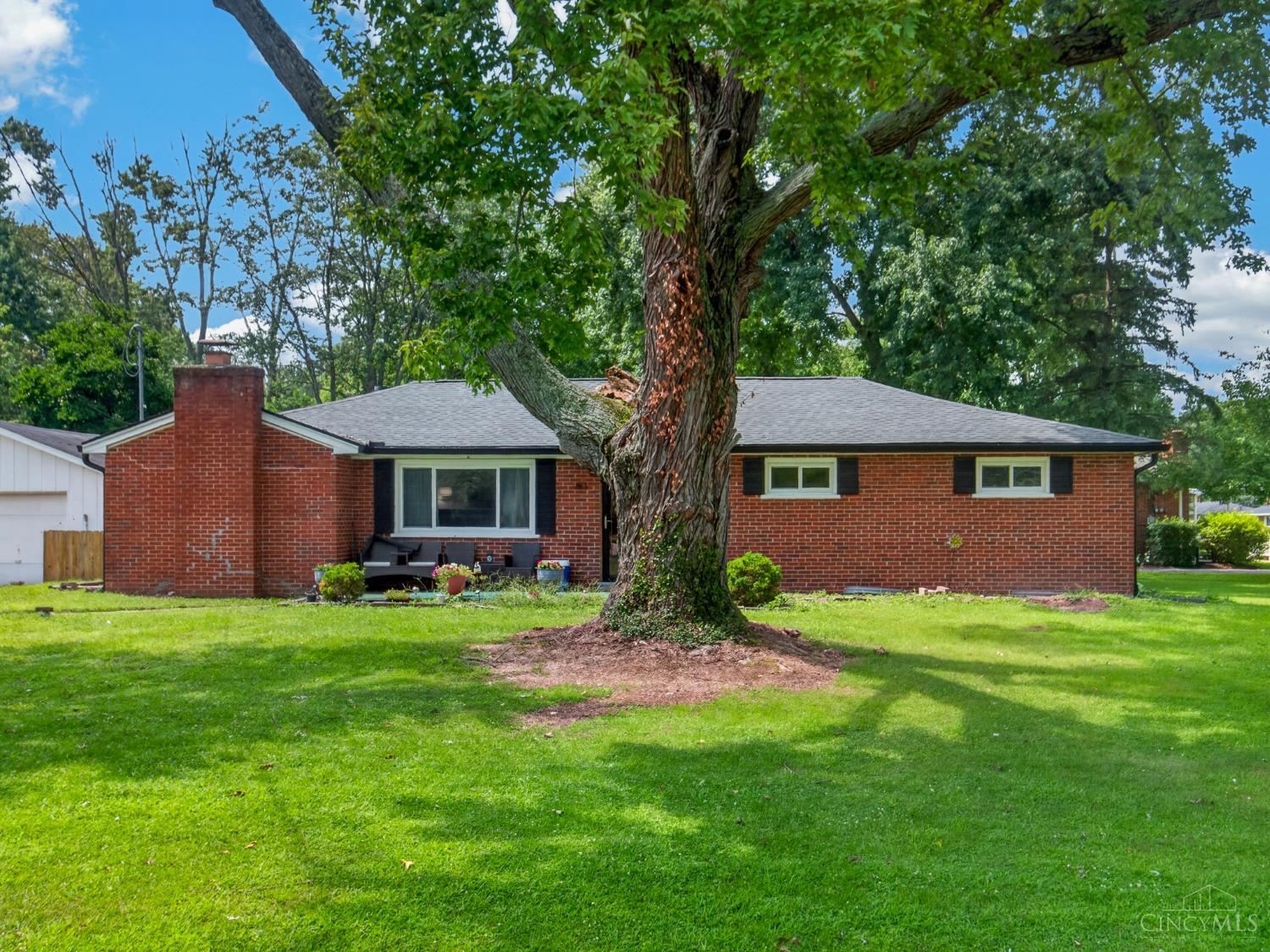 3715 Townsley Drive Property Photo 1
