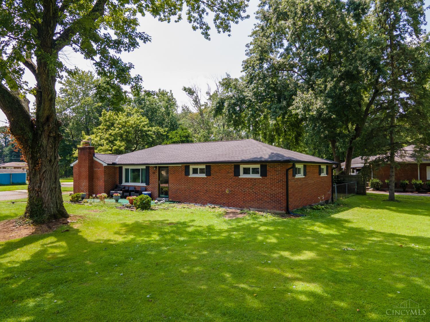 3715 Townsley Drive Property Photo 3