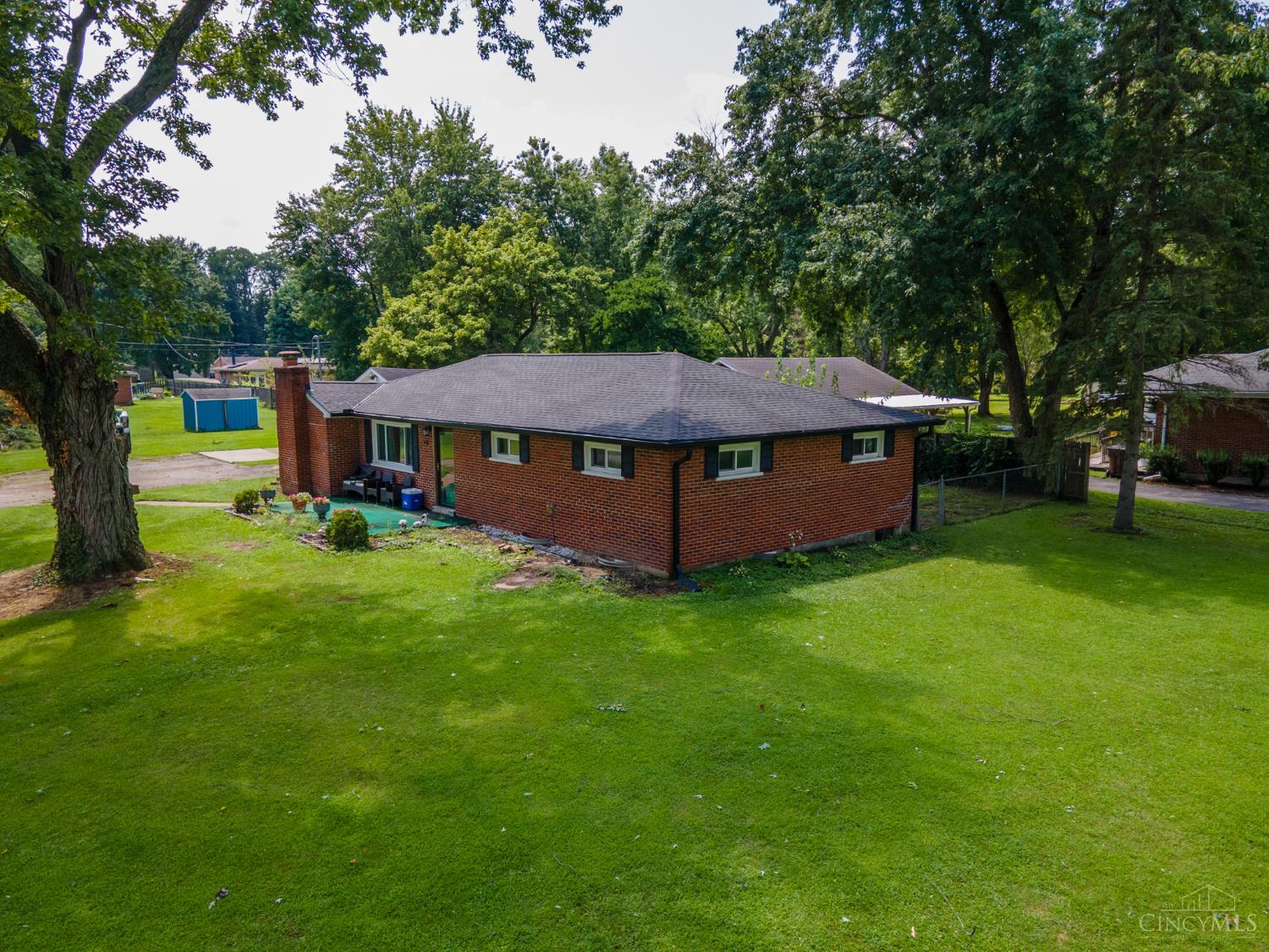 3715 Townsley Drive Property Photo 4