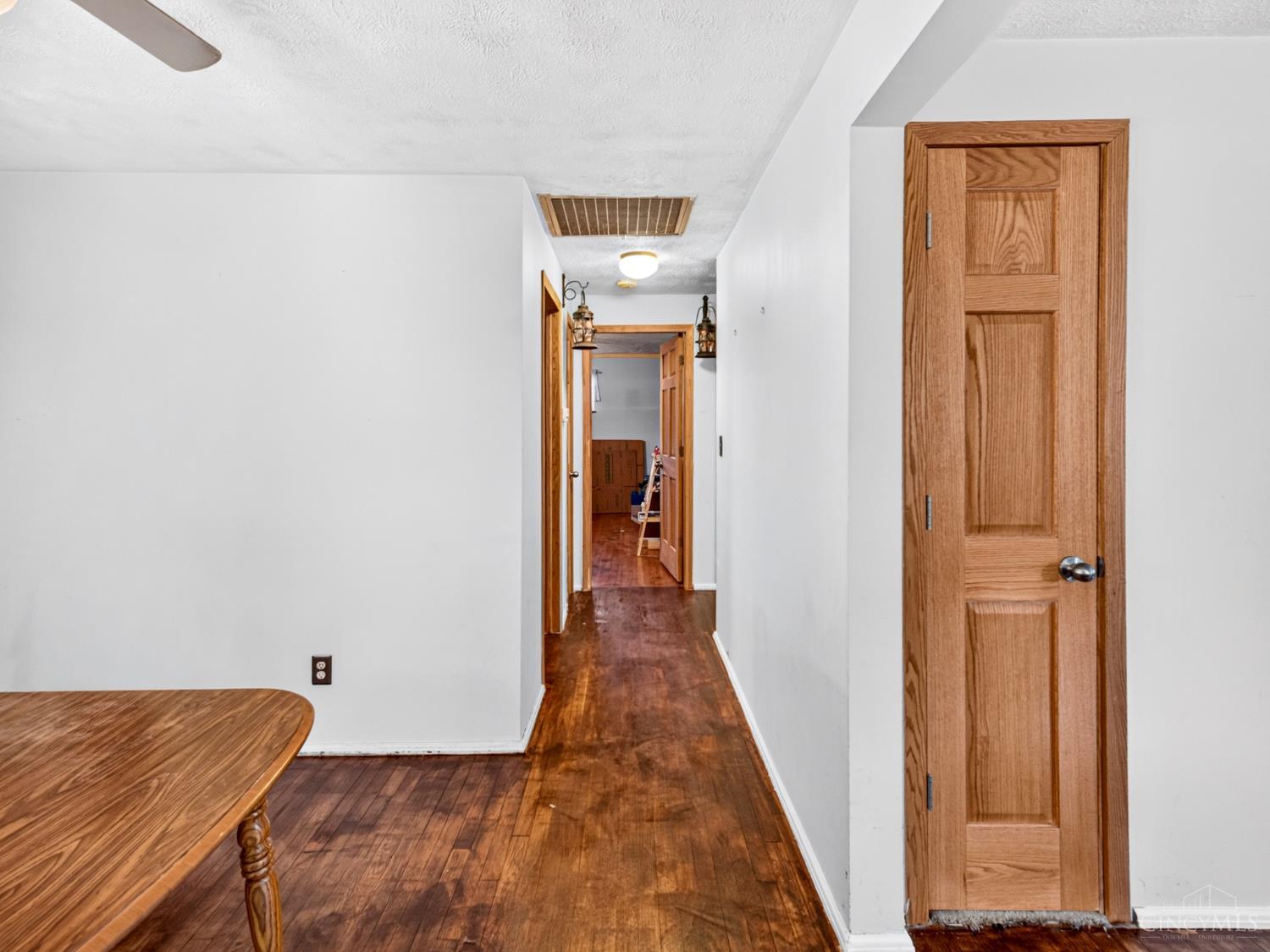 3715 Townsley Drive Property Photo 11