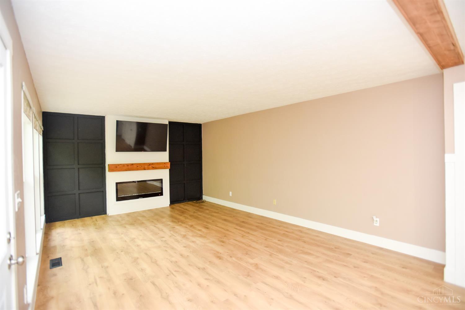 1171 Creekstone Drive Property Photo 9