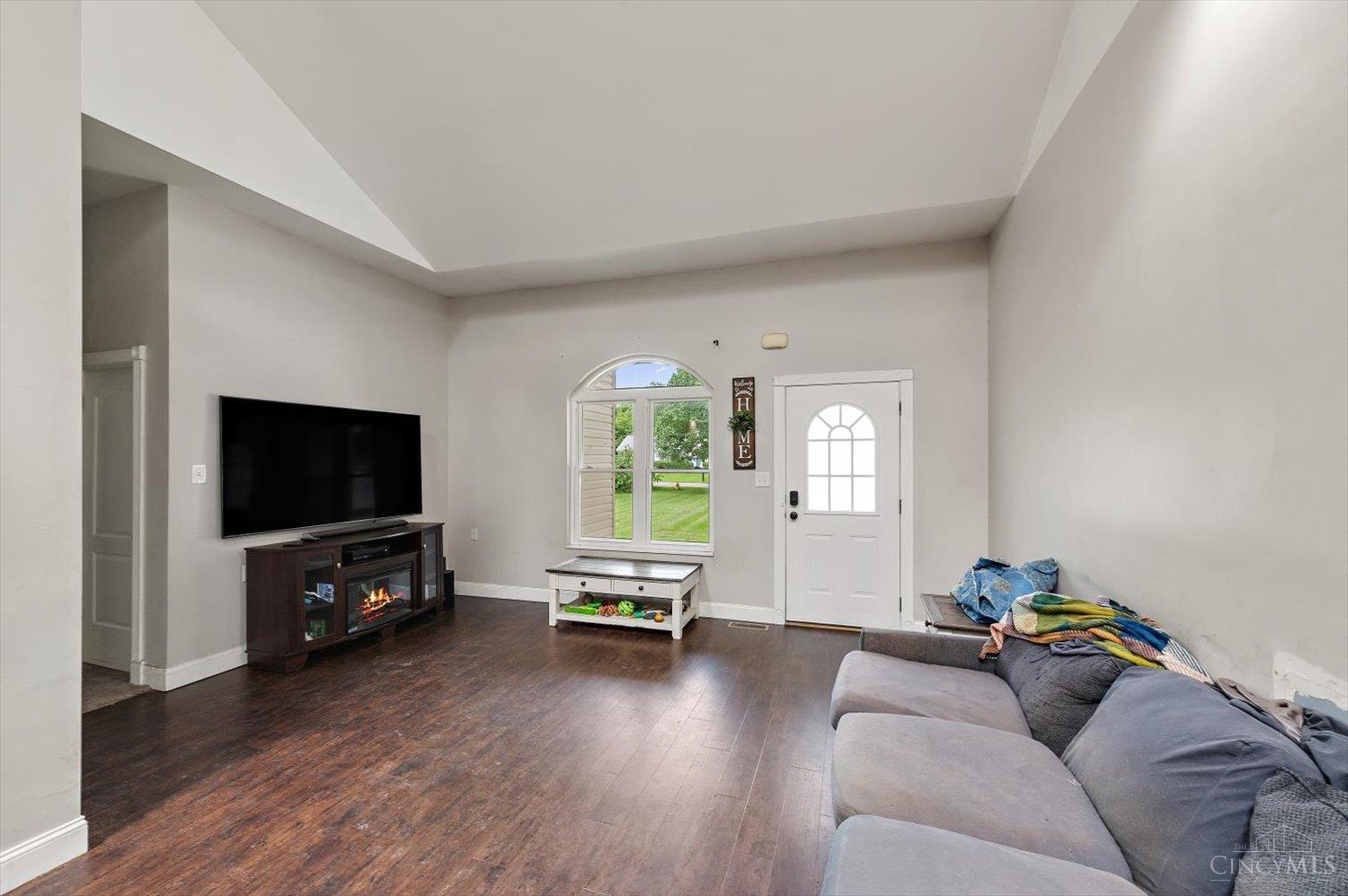 277 Symmes Road Property Photo 3