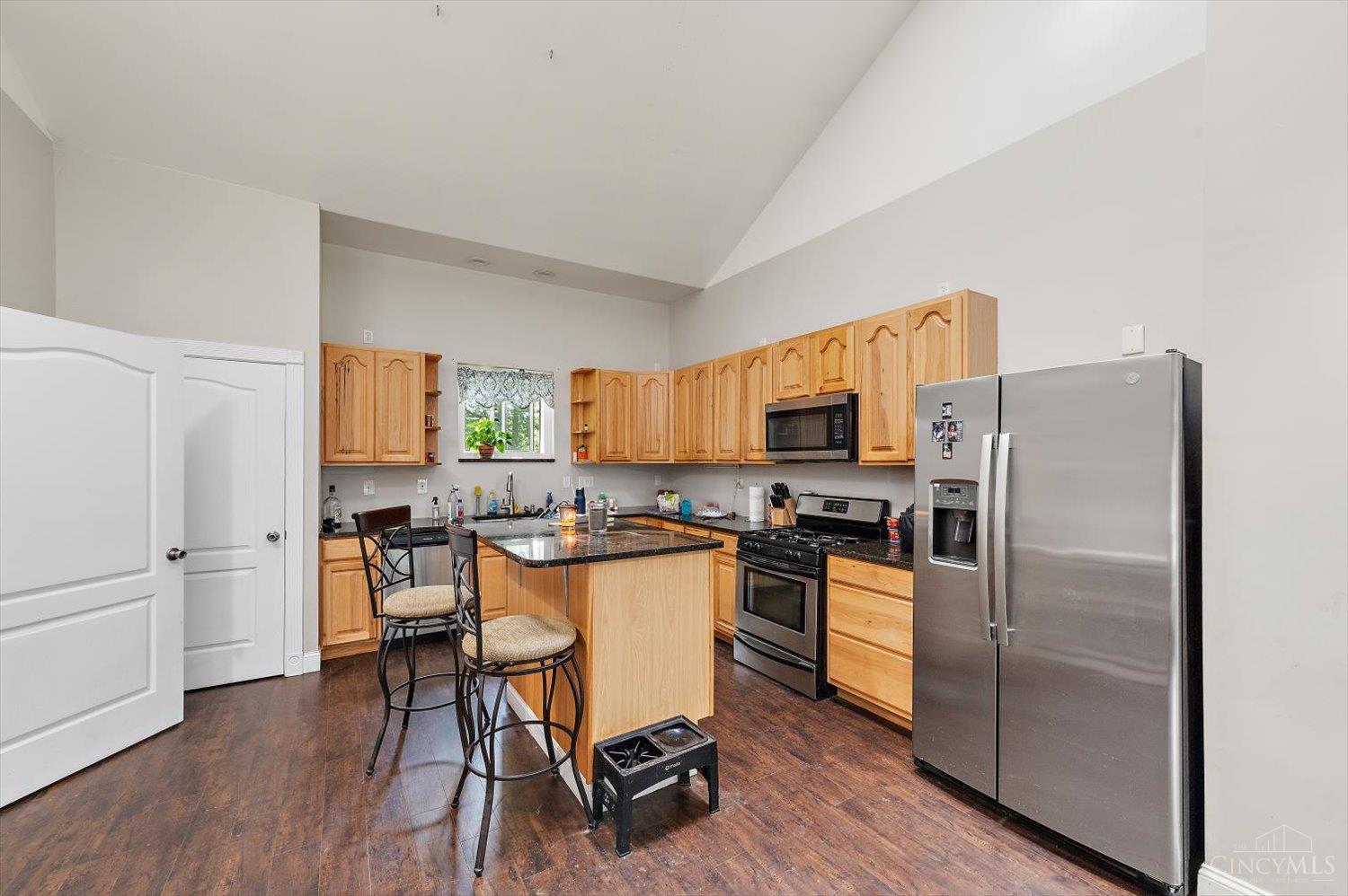 277 Symmes Road Property Photo 6
