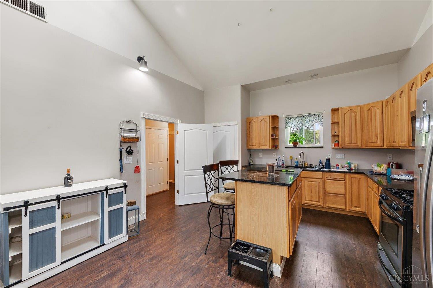 277 Symmes Road Property Photo 7
