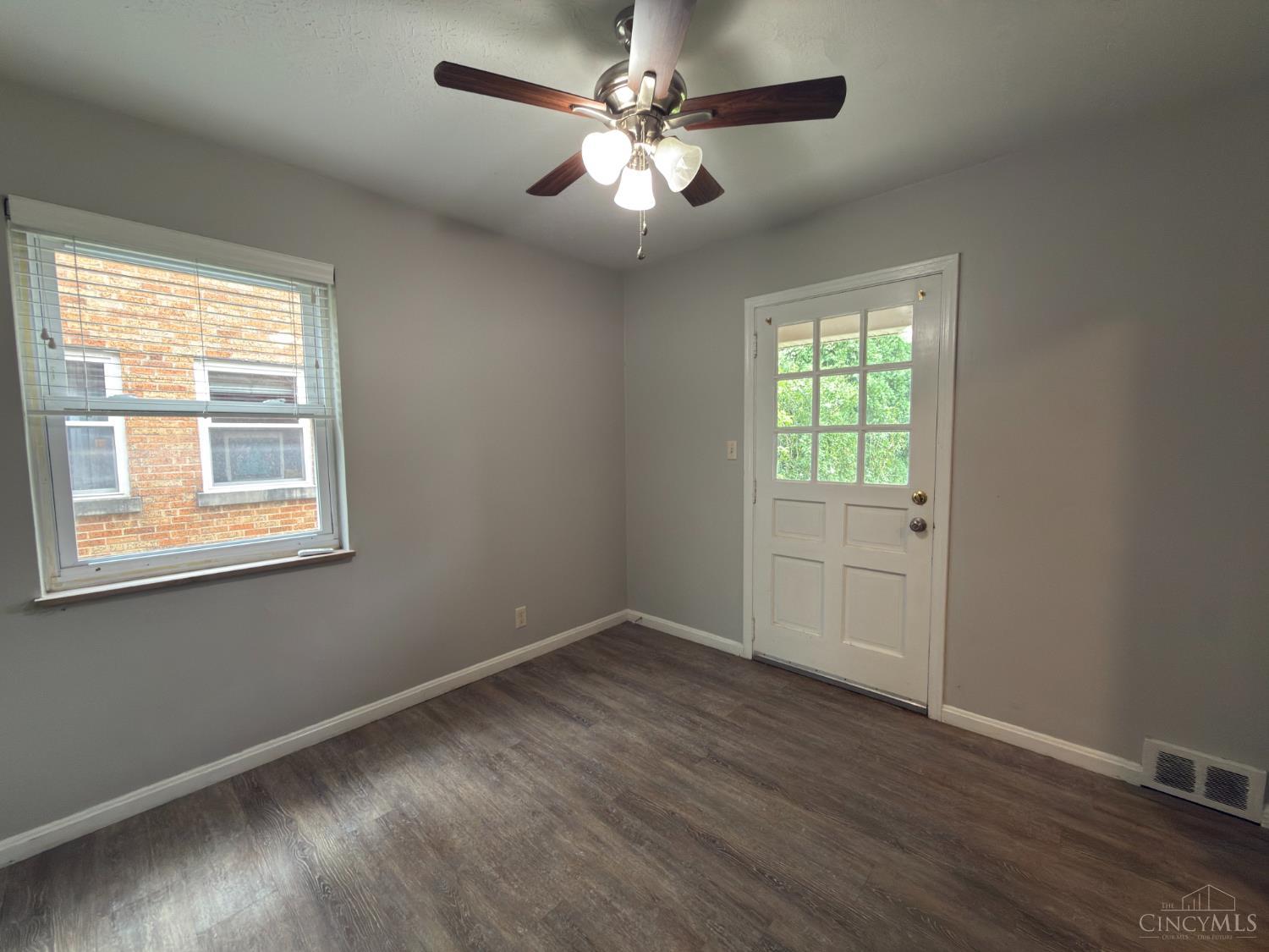 3249 Werk Road Property Photo 4