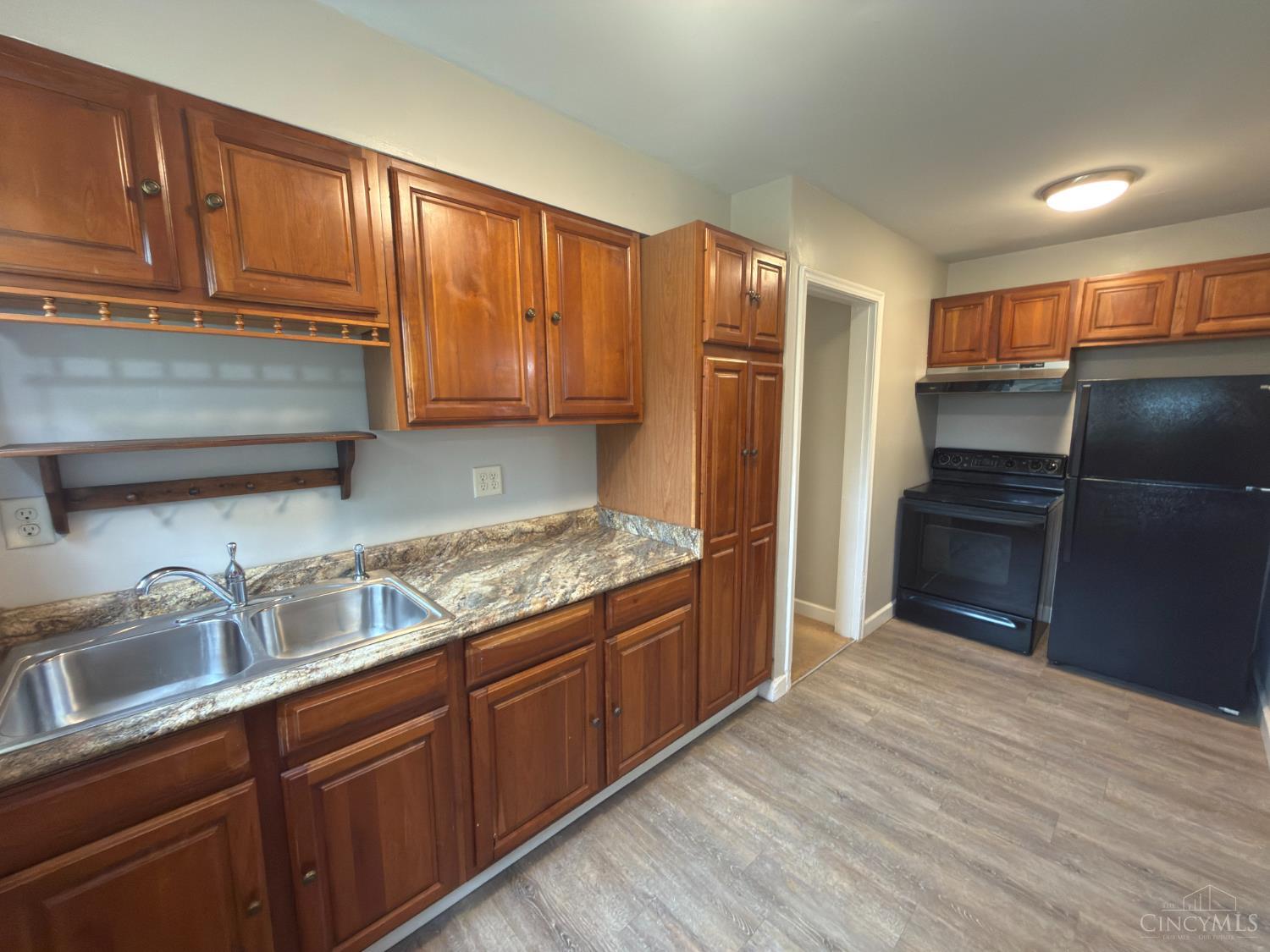 3249 Werk Road Property Photo 6