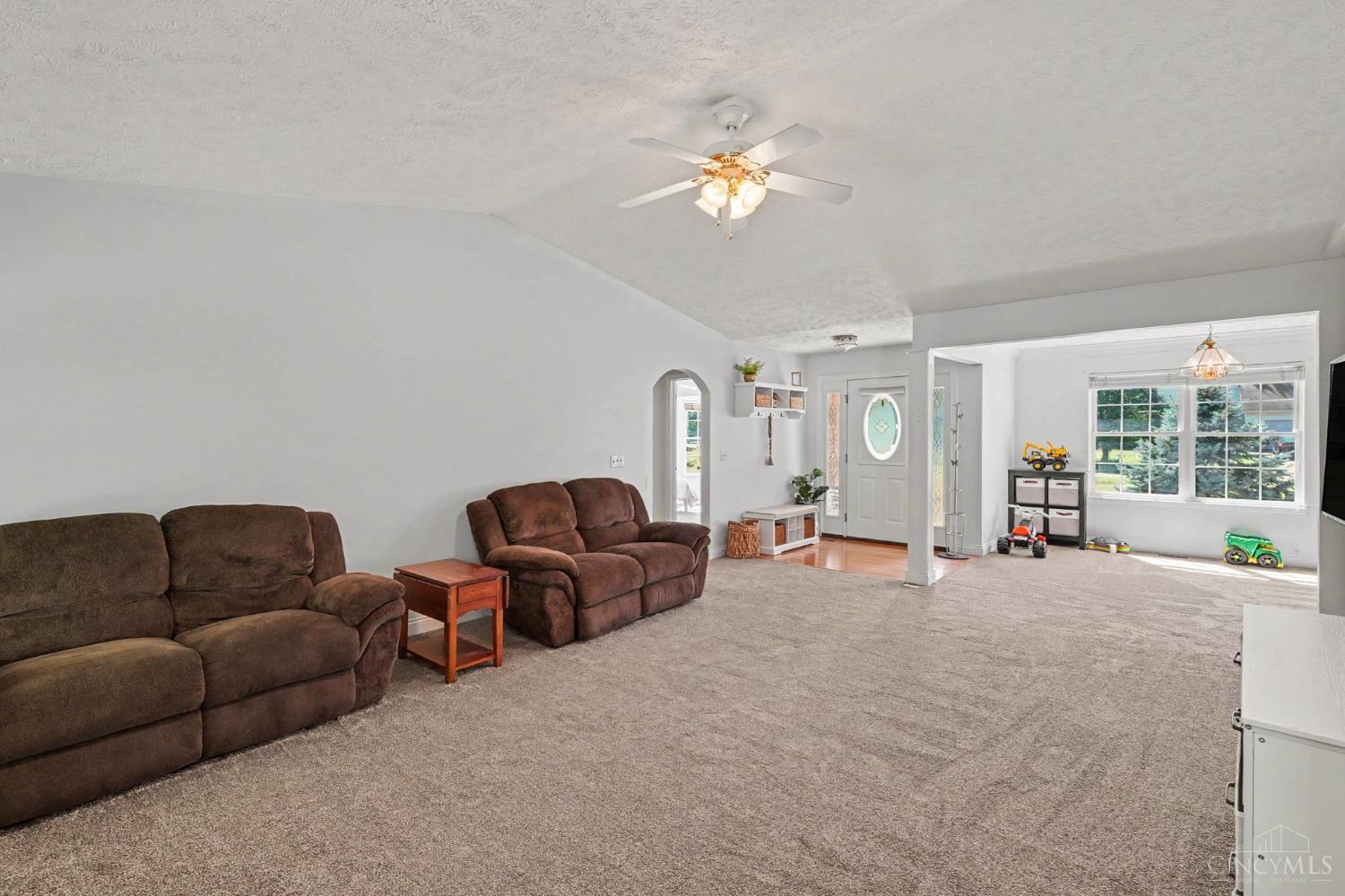 3476 Winter Holly Drive Property Photo 5