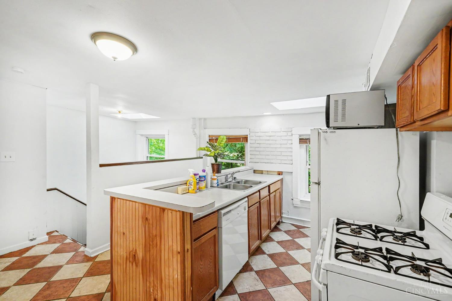 115 Parker Street Property Photo 3